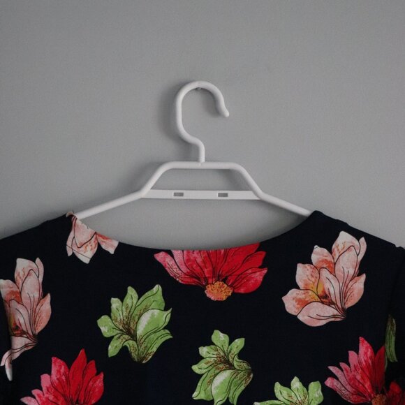 Ann Taylor Factory Bell Sleeve Floral Small T-Shirt Pullover Blouse Top - Picture 6 of 9